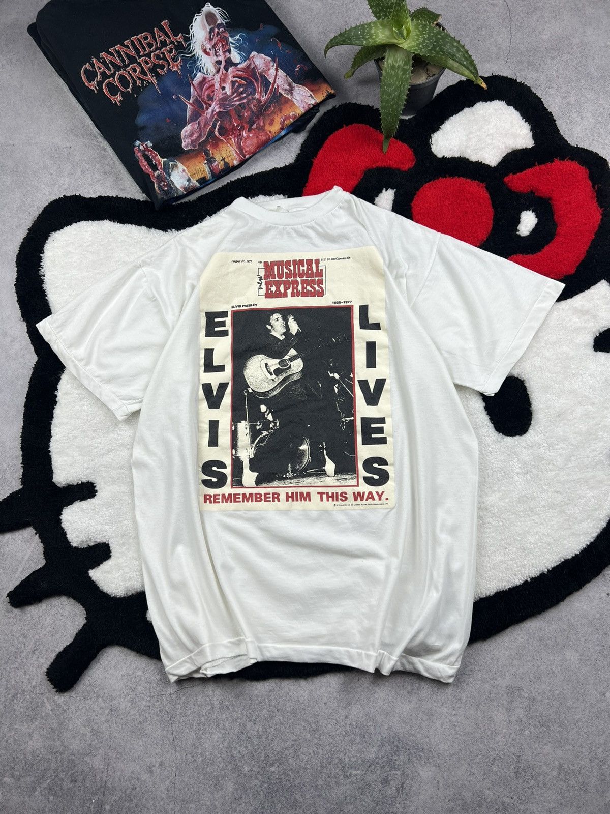 Vintage 1980s Elvis Presley Musical Express Y2K Band Tee