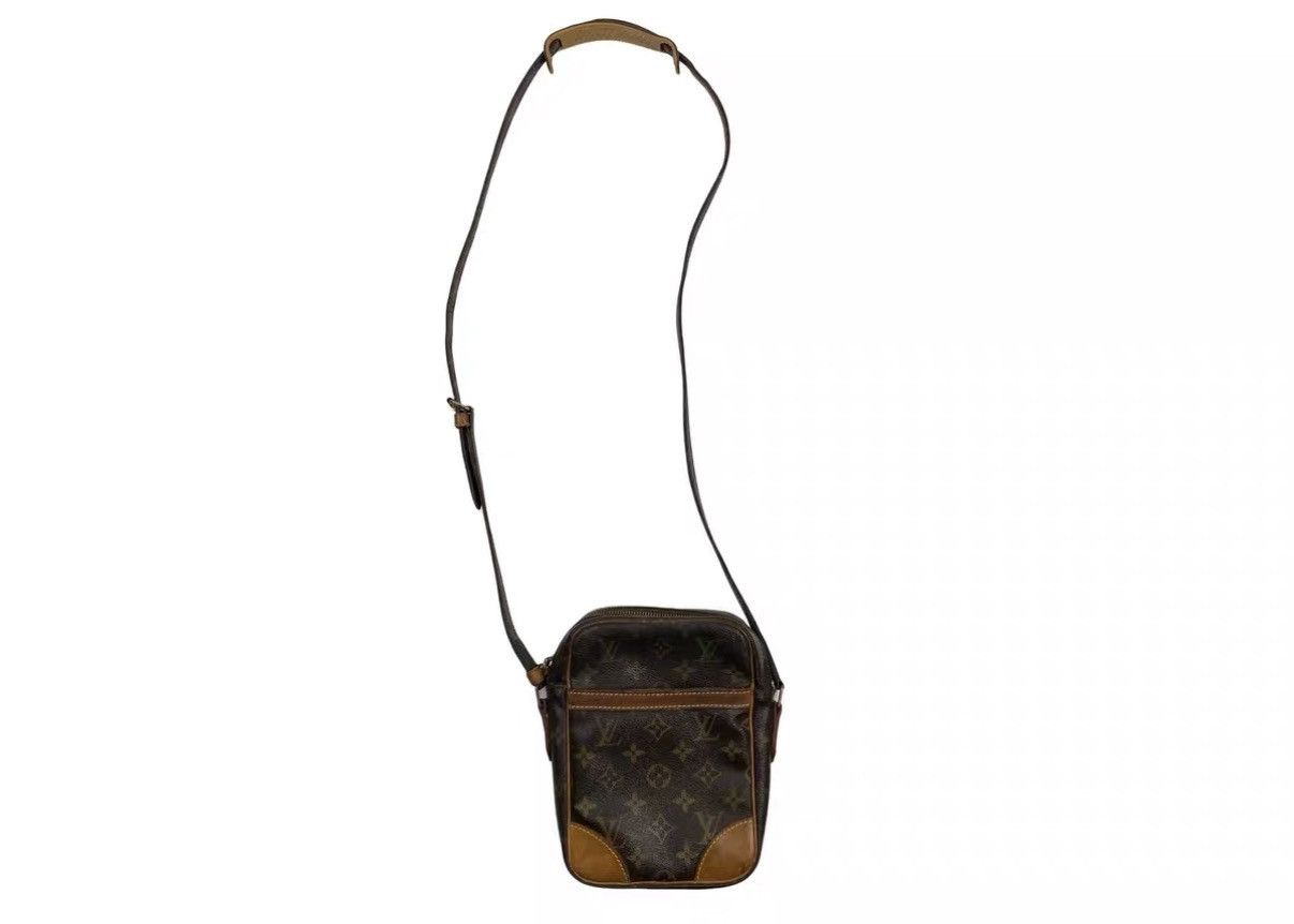 Louis Vuitton Louis Vuitton Monogram Vertical Single-Layer Camera Bag J31 Size ONE SIZE - 2 Thumbnail