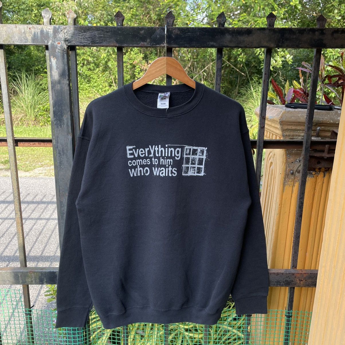Fruit Of The Loom 🔥Vintage 90s Everything Comes To Him Who Waits Sweatshirts Size US M / EU 48-50 / 2 - 1 Thumbnail
