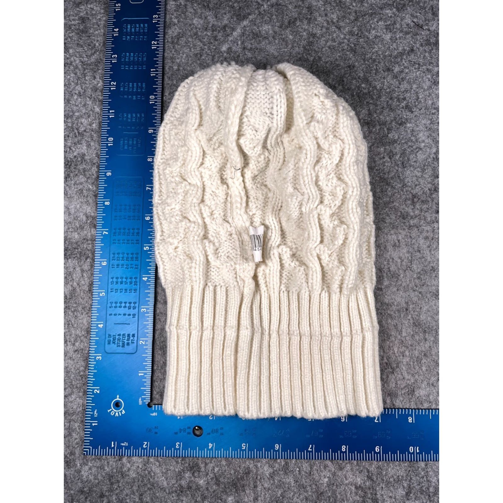 Vintage Beanie Toque Womens One Size White Cable Knit Acrylic Faux Fur Pom Ski Outdoors Size ONE SIZE - 6 Thumbnail