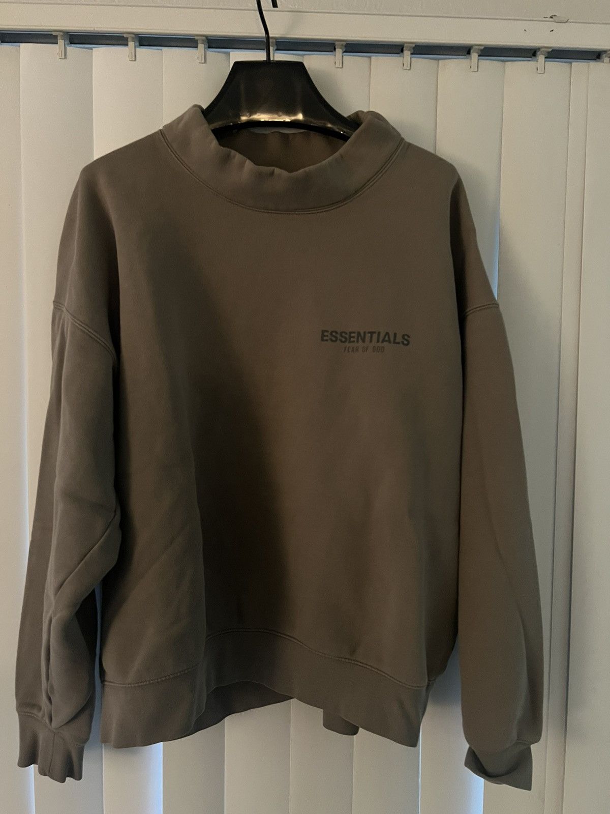 Essentials × Fear of God Mock Neck FOG Essentials Crewneck Size US L / EU 52-54 / 3 - 1 Thumbnail