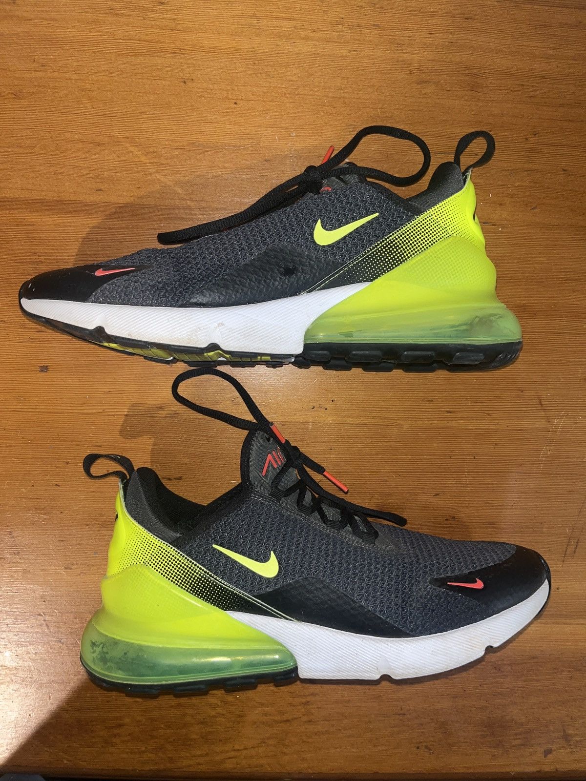 Nike Nike Air Max 270 Size US 10 / EU 43 - 1 Thumbnail