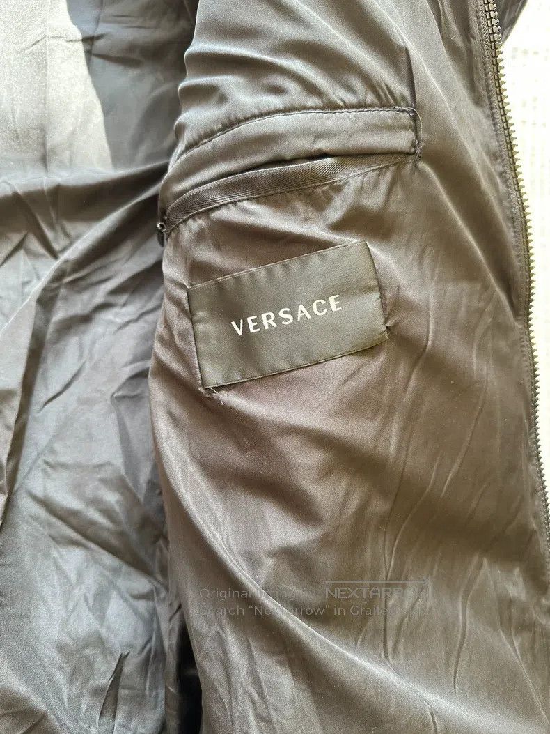 Versace Versace Black hooded down jacket Size US M / EU 48-50 / 2 - 6 Thumbnail