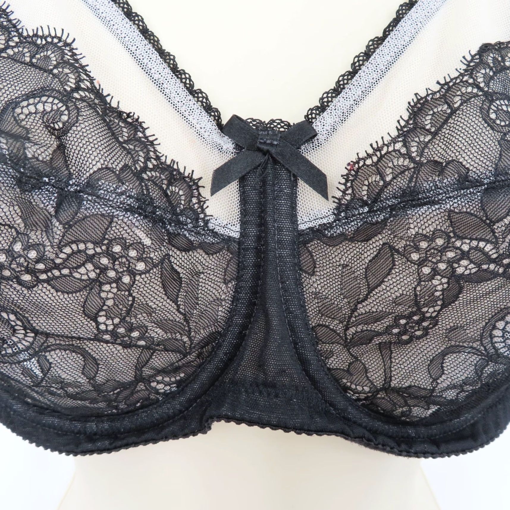 Vintage Wacoal Bra 40D Black Floral Lace Underwire Unlined T-Shirt Women Cup D Band 40 Hooks & Eye 855186 Size ONE SIZE - 3 Thumbnail