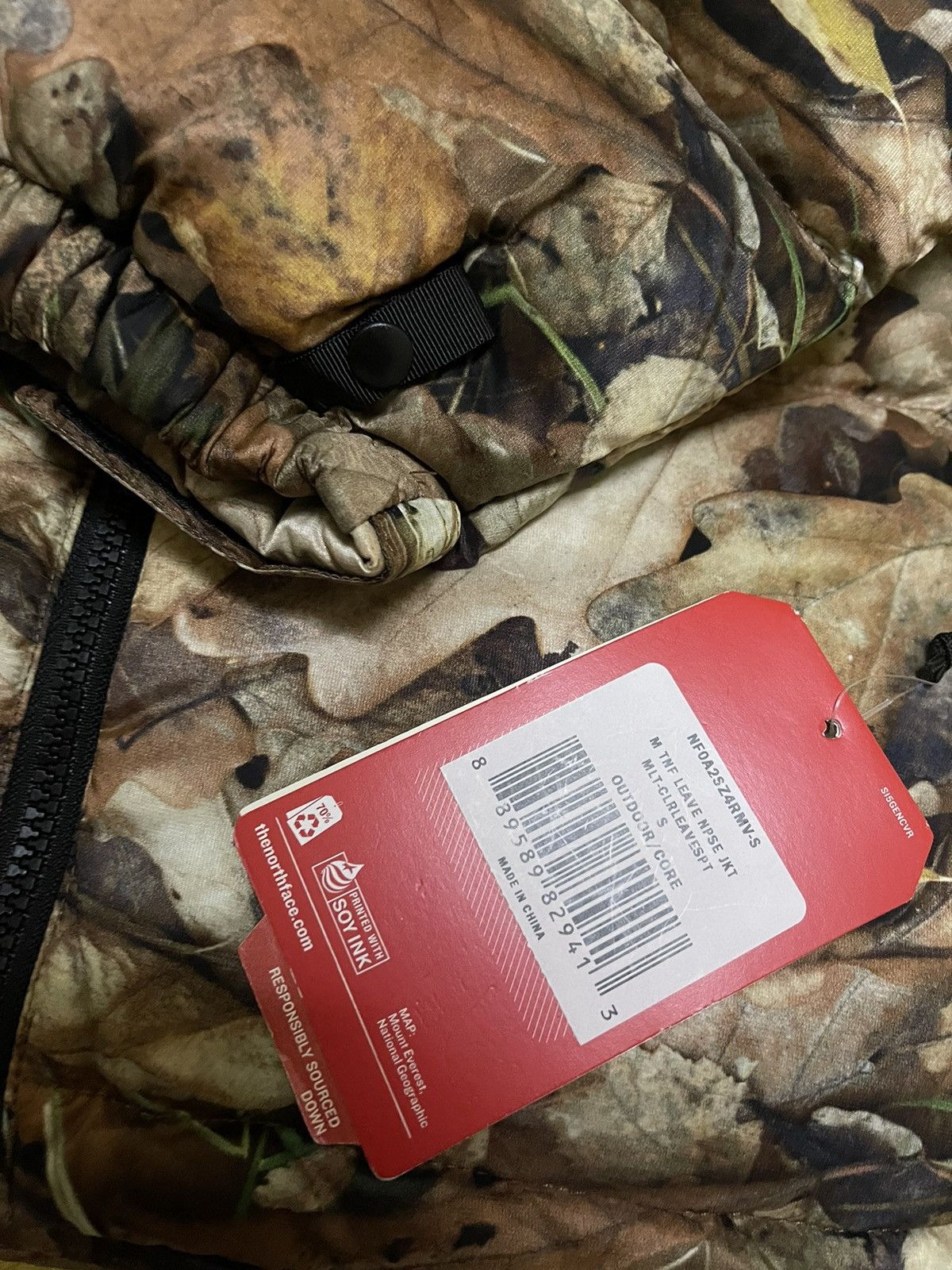 The North Face Supreme tnf the north face leaves nuptse Jacket Size US S / EU 44-46 / 1 - 3 Thumbnail