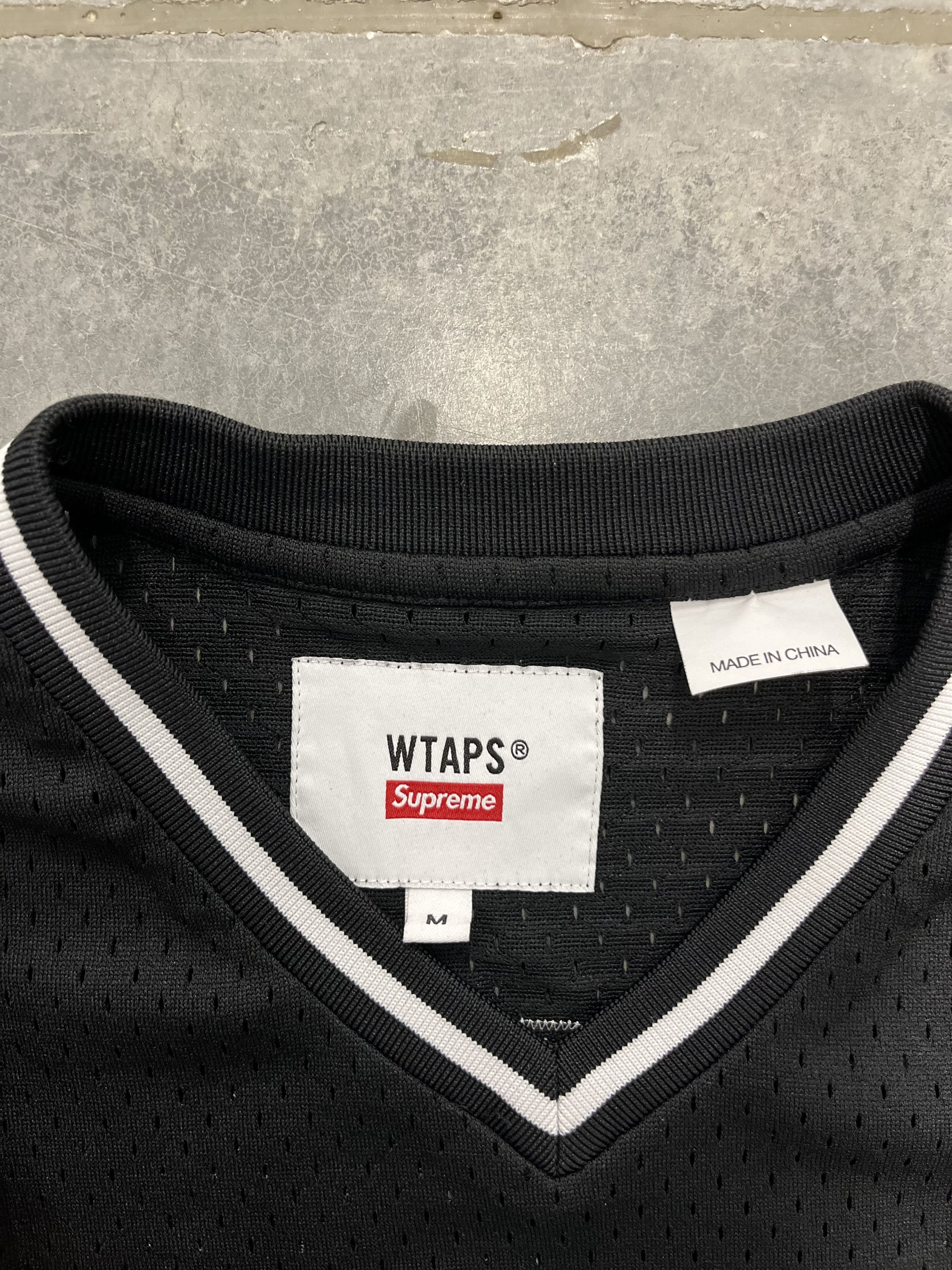Supreme × Wtaps Supreme WTAPS Mitchell & Ness Hockey Jersey Black Size US M / EU 48-50 / 2 - 4 Thumbnail