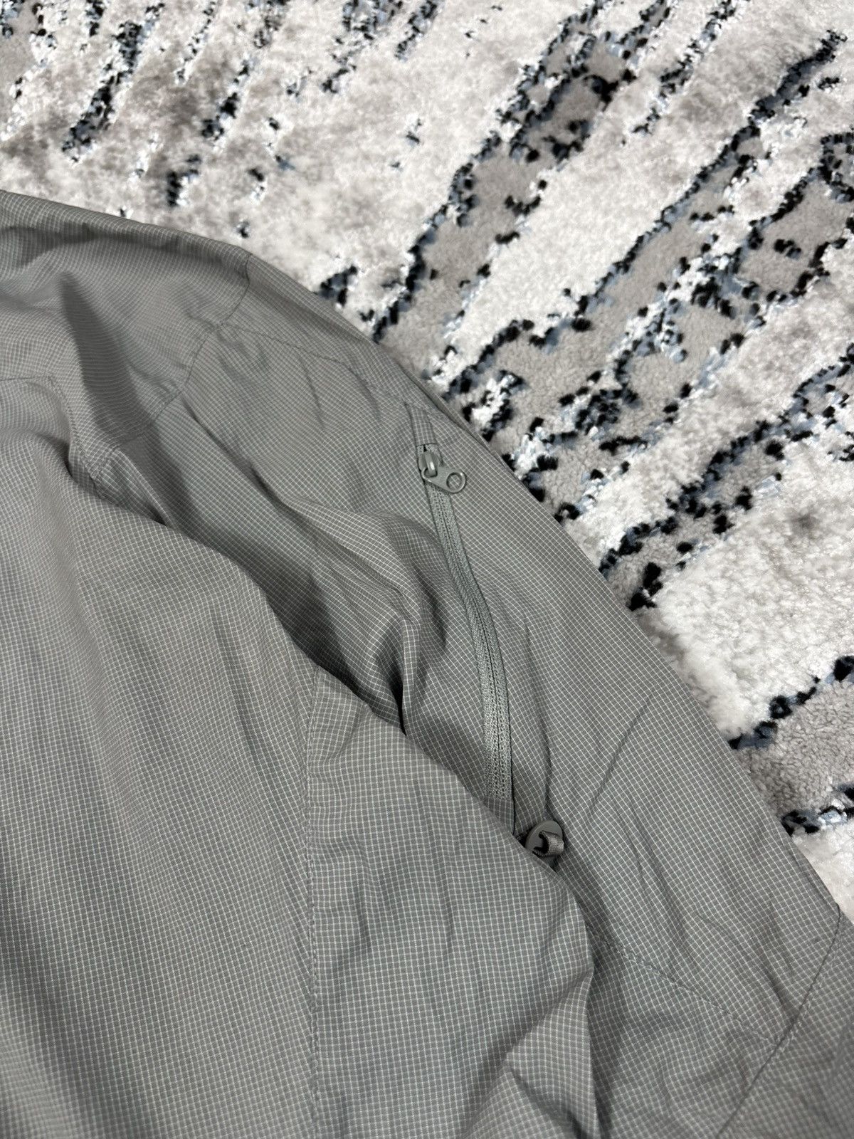 Arc'teryx Vintage Arcteryx windbreaker jacket light logo Streetwear Size US XL / EU 56 / 4 - 2 Thumbnail