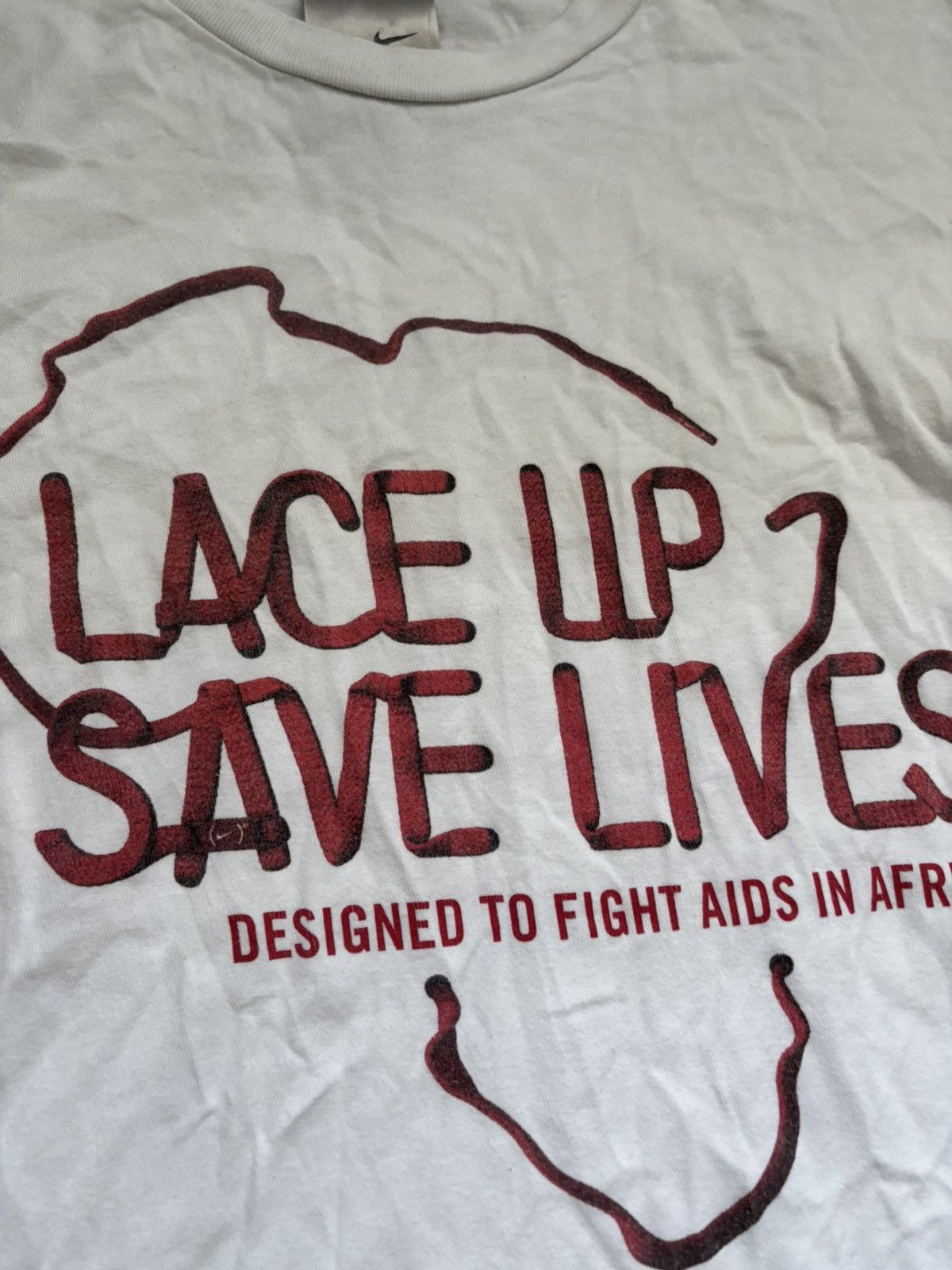 Nike Nike (RED) Lace Up Save Lives 2009 Size L Rare Collectible Size US L / EU 52-54 / 3 - 9 Thumbnail