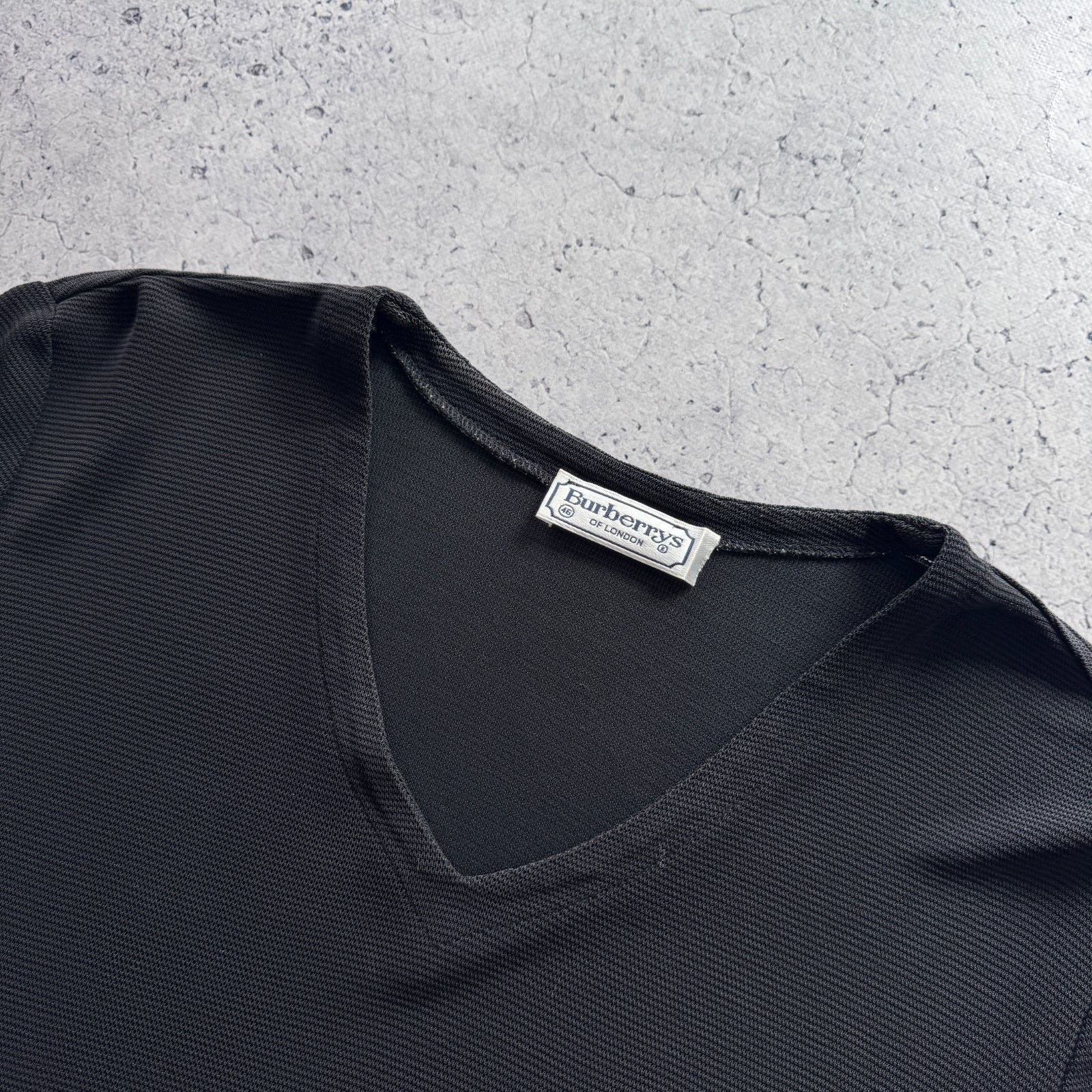 Burberry Vintage Burberrys Meesh Japan Made 90s T-Shirt V Neck Size US M / EU 48-50 / 2 - 5 Thumbnail