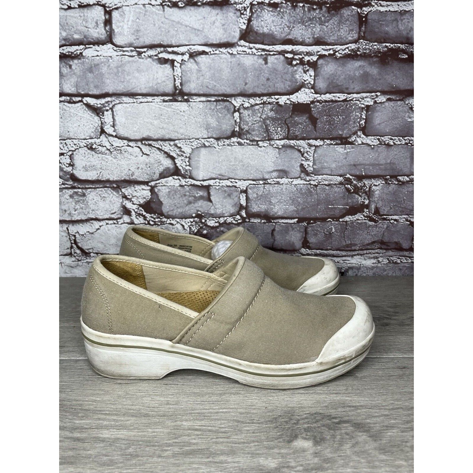 Other Dansko Volley Vegan Tan Beige Khaki Canvas Non Slip Clogs Wo Size US 8.5 / IT 38.5 - 21 Thumbnail