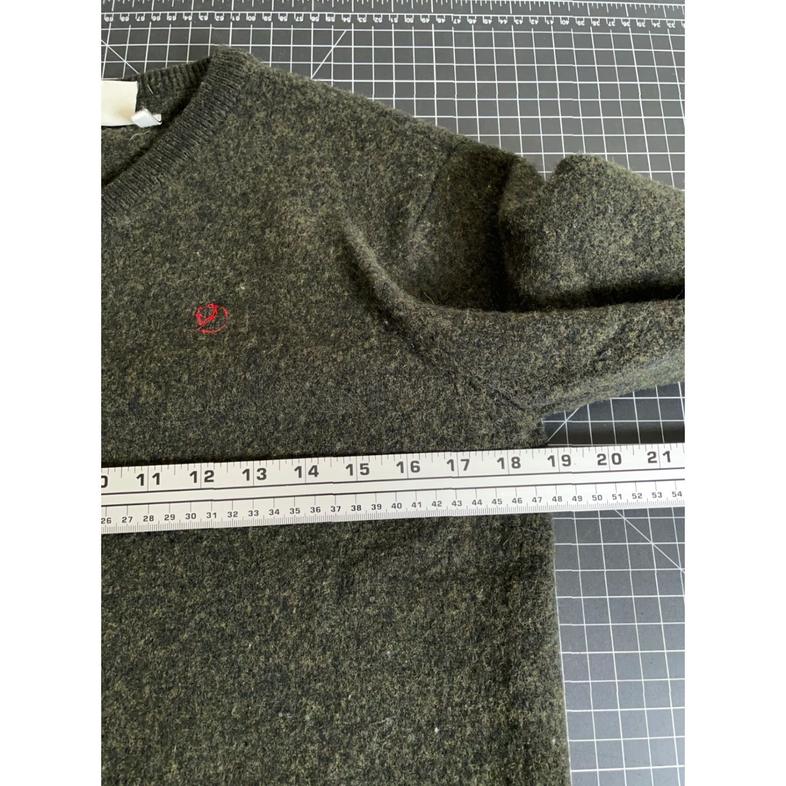 Vintage VINTAGE Fjallraven Men Sweater Pullover Wool V-Neck Adult Small Fall Winter 90s Green Size US S / EU 44-46 / 1 - 5 Thumbnail