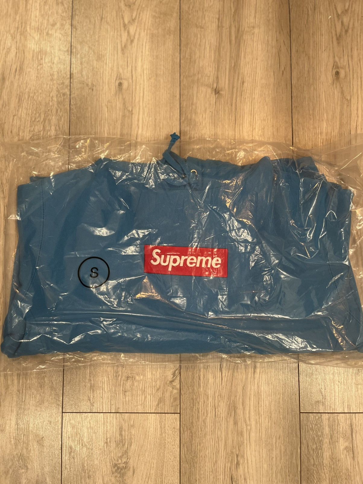 Supreme Supreme FW25 Cyan Box Logo hoodie - Size M | Grailed
