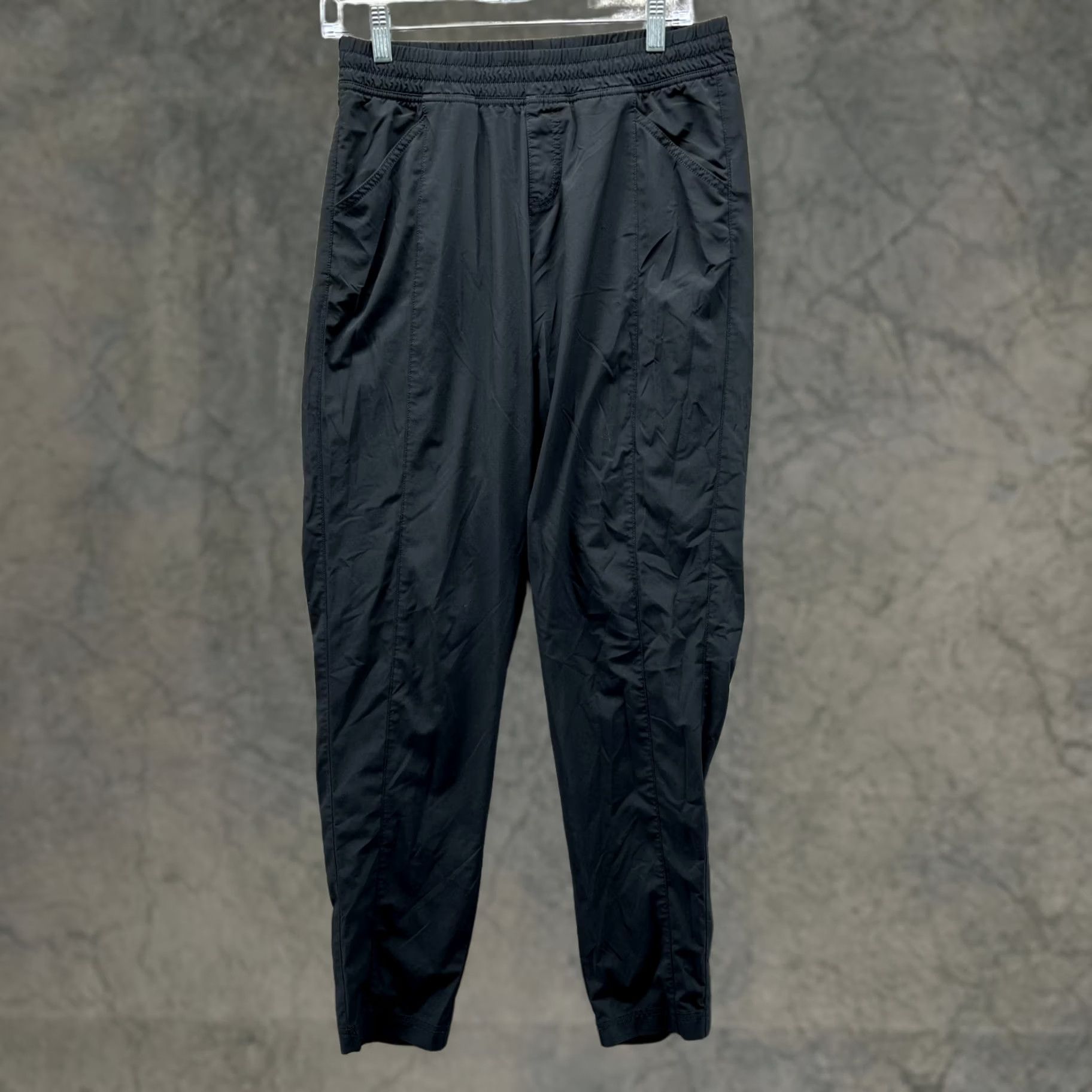 The North Face The North Face Pants Womens 8 Black Athletic Hiking Camping Sweatpants Side Pockets Tapered Regular Inseam 28in Size 30" / US 8 / IT 44 - 1 Thumbnail