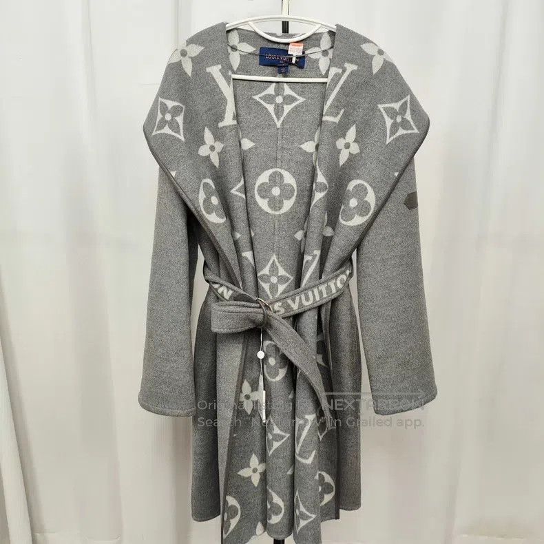 Louis Vuitton Louis Vuitton Wool Hooded Print coat Size XS / US 0-2 / IT 36-38 - 1 Thumbnail