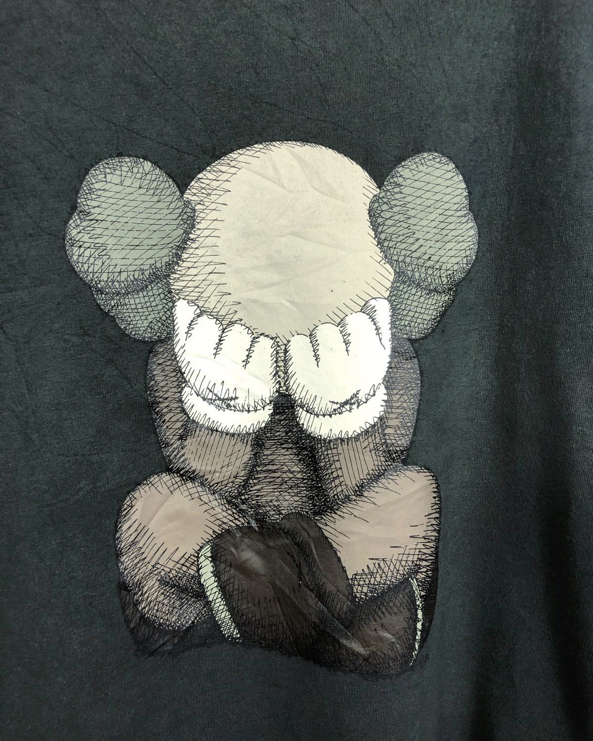 Kaws × Uniqlo Rare Uniqlo X Kaws Tokyo First Tee Size US XXL / EU 58 / 5 - 3 Thumbnail