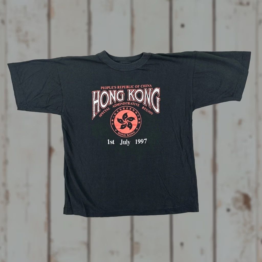 Vintage VINTAGE Peoples Republic Of China Hong Kong 1997 Black Short Sleeve Tee M/L Mens Size US 31 - 1 Thumbnail