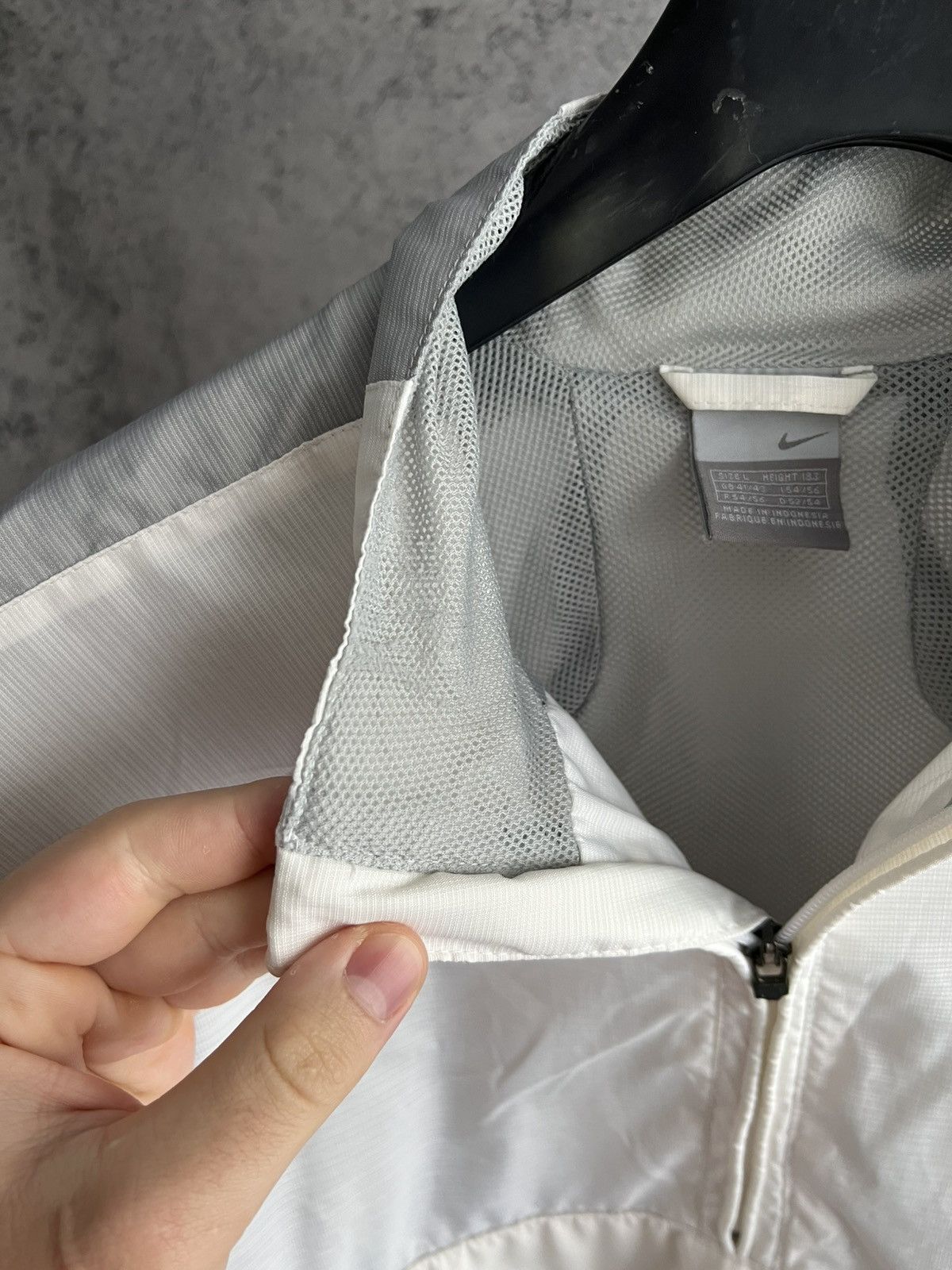 Nike Vintage Nike 2000s Nylon Light Jacket 1/2 Zip White Y2K Size US L / EU 52-54 / 3 - 21 Thumbnail