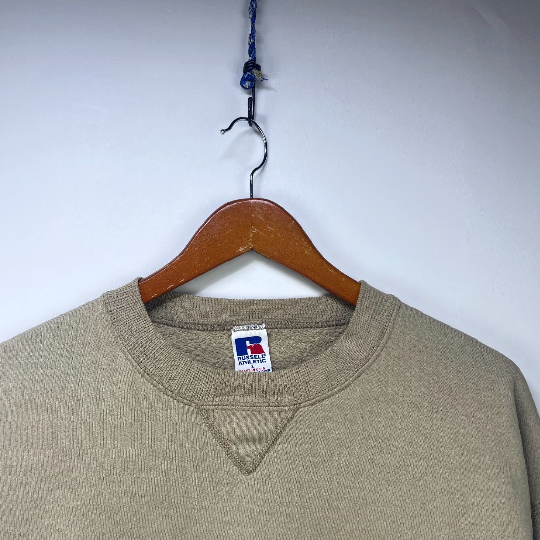 Russell Athletic VINTAGE Russell Athletic Sweatshirt Mens L Beige 90s Pullover Size US L / EU 52-54 / 3 - 2 Thumbnail