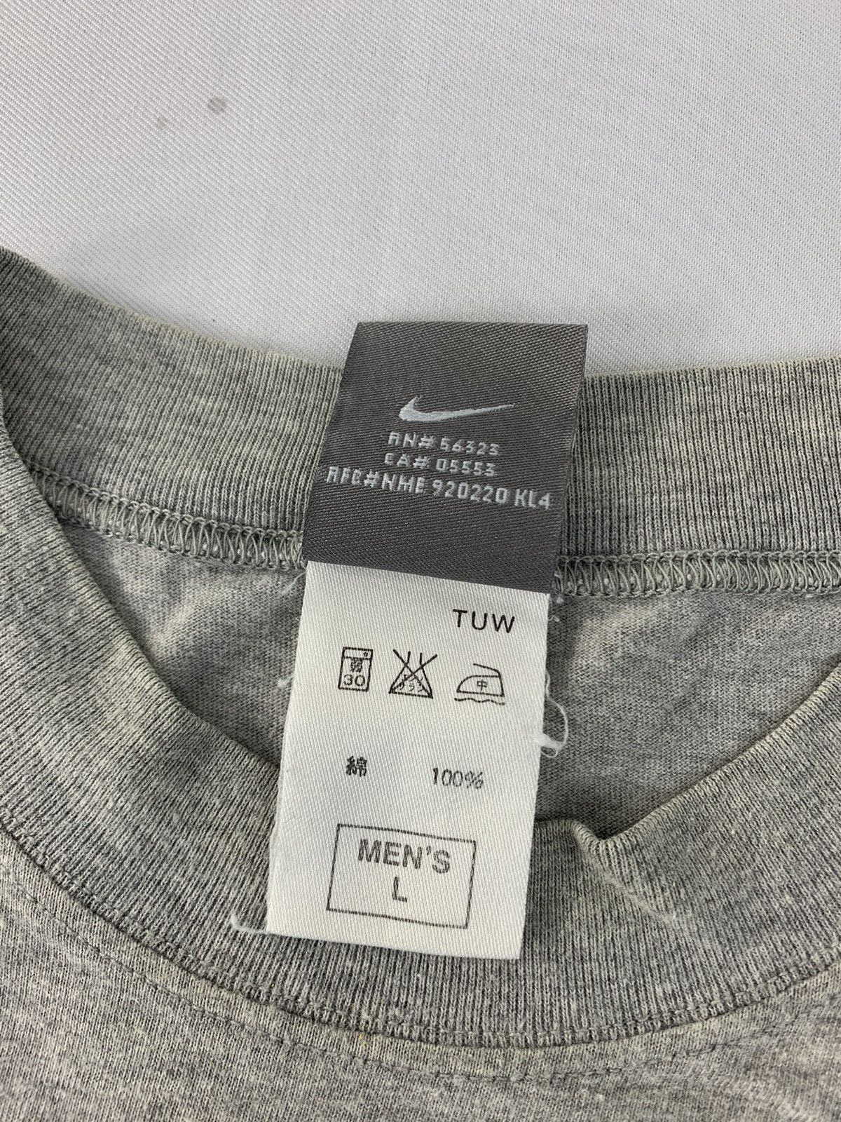 Nike 90s Nike Swoosh Minimalist Plain Design Printed Tee Size US L / EU 52-54 / 3 - 7 Thumbnail