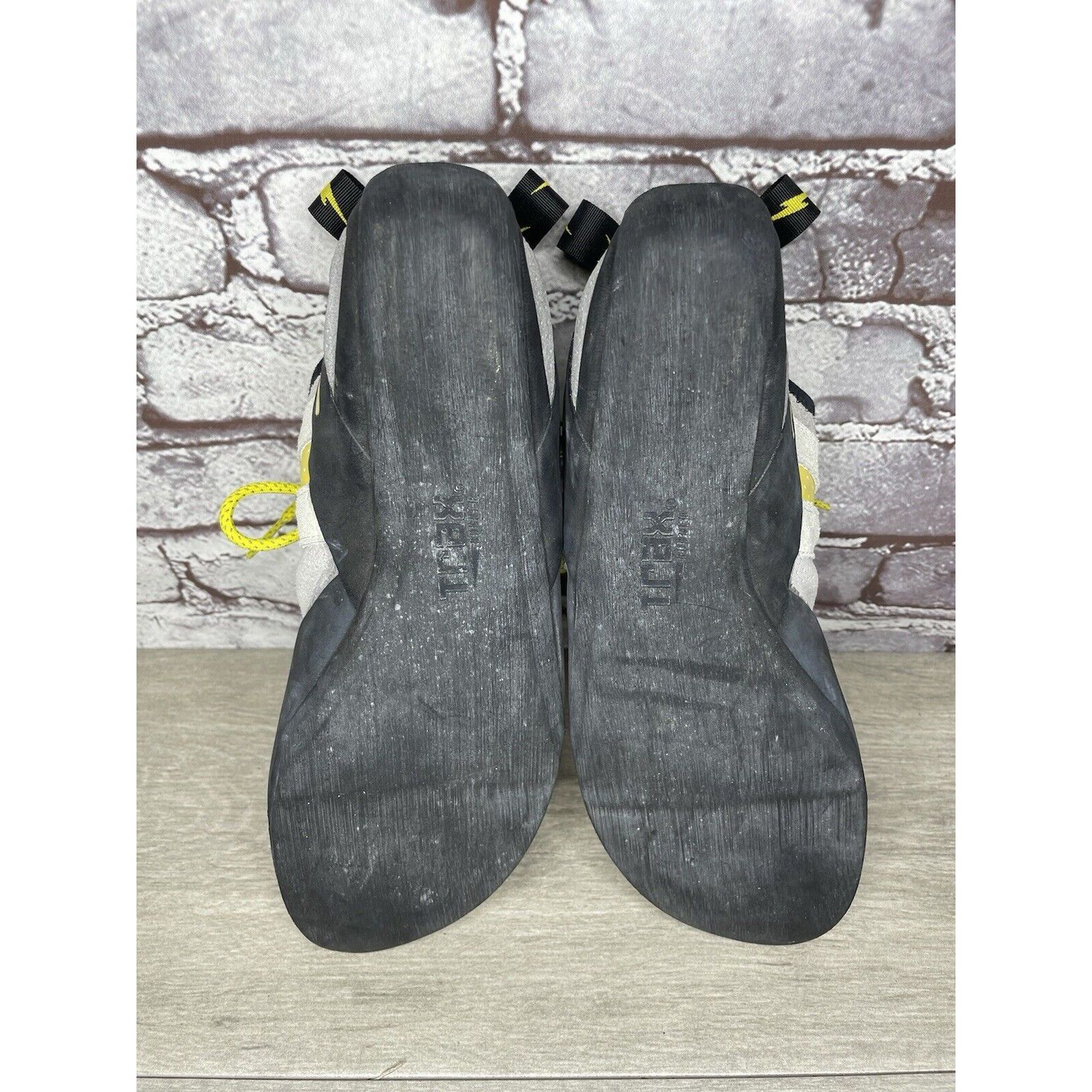 Other Evolv Defy Gray & Yellow Lace Up Climbing Shoes Fog Men Sz 1 Size US 12 / EU 45 - 7 Thumbnail