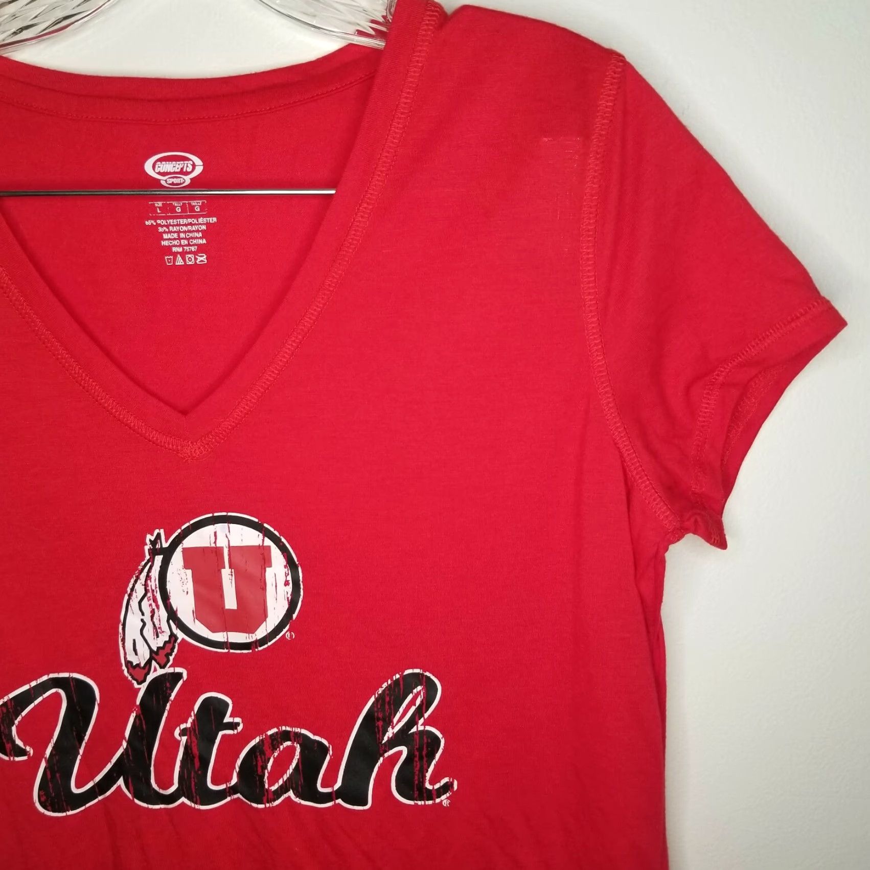Vintage VOLTAGE Concepts Utah Utes V-Neck T-Shirt Women's L Red Utah Utes Logo 90s Concert? Size L / US 10 / IT 46 - 2 Thumbnail