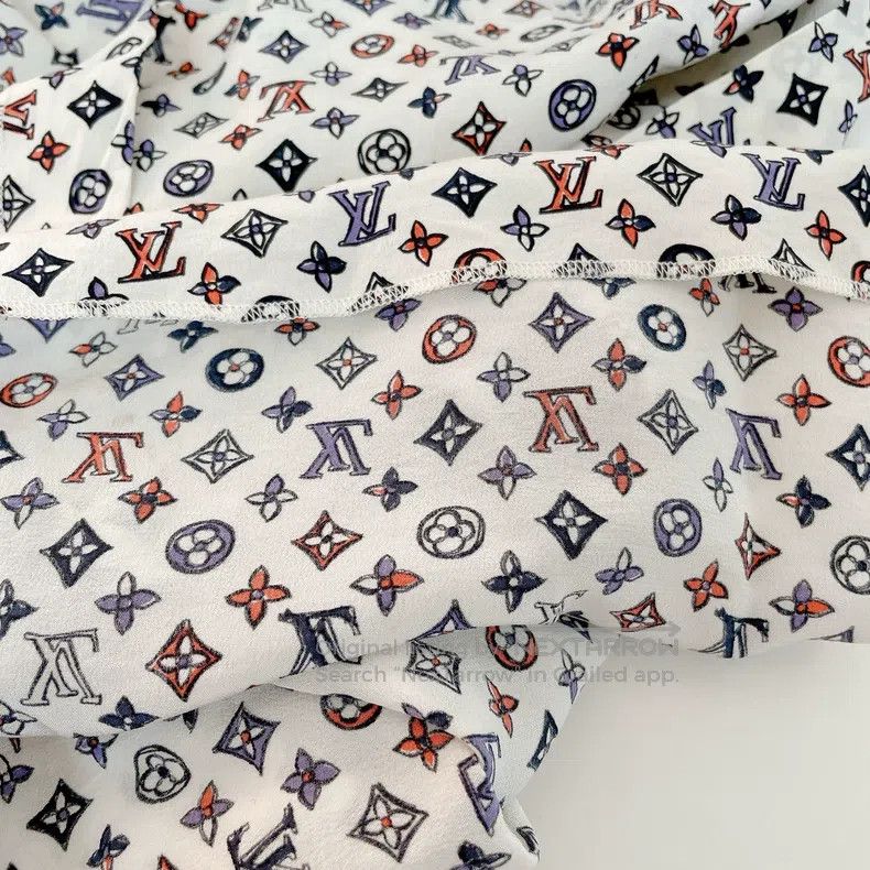 Louis Vuitton Louis Vuitton Full logo shorts Size US 34 / EU 50 - 9 Thumbnail