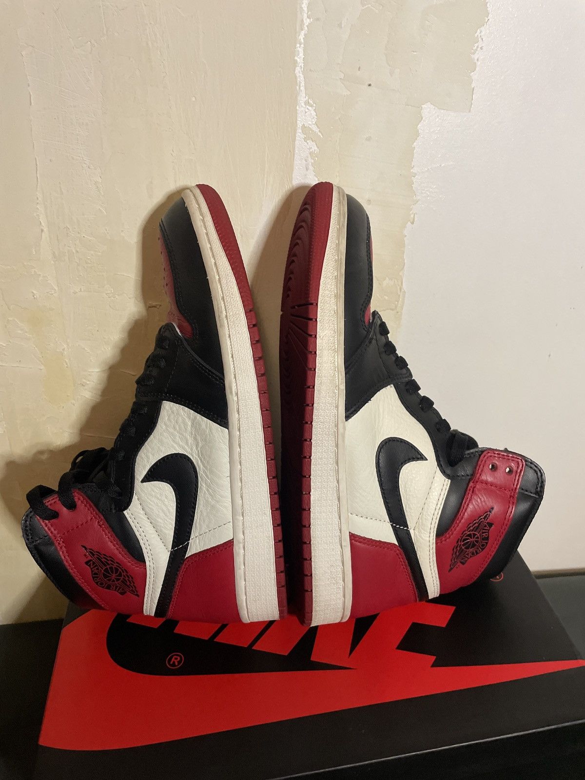 Jordan Brand × Nike Air Jordan 1 Bred Toe 2017 Size 8.5 Size US 8.5 / EU 41-42 - 7 Thumbnail