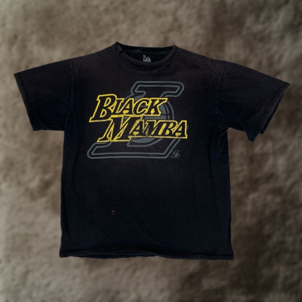 Vintage VINTAGE Kobe Bryant T-Shirt Black Mamba Faded Distressed Lakers Y2K Majestic Men T-Shirt Regular Size L Black Sports 90s California Mens Size US L / EU 52-54 / 3 - 1 Thumbnail