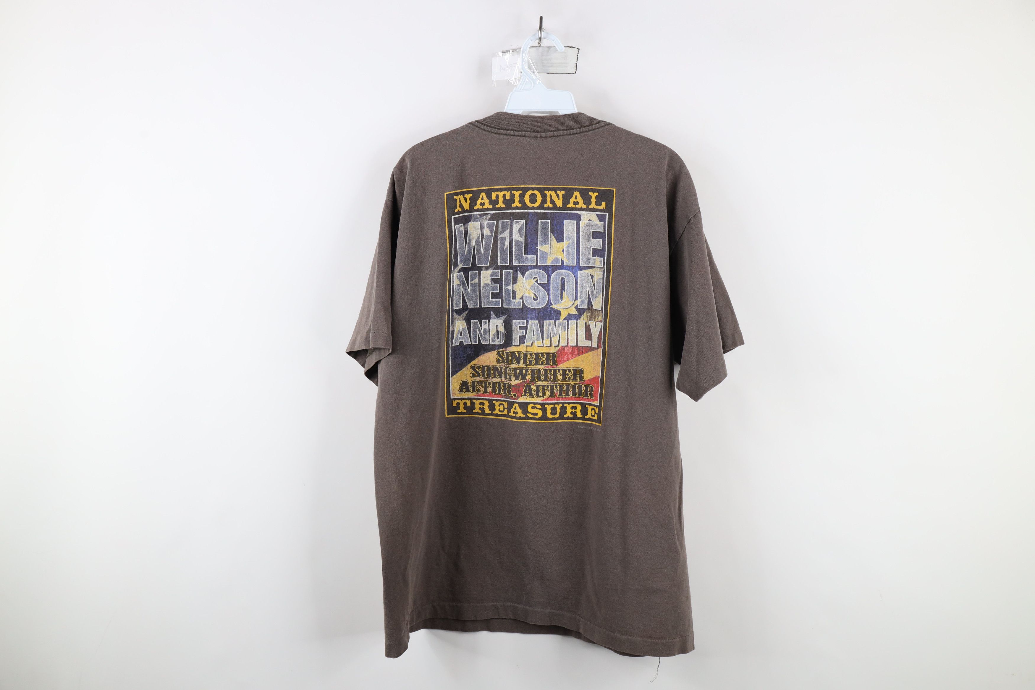 Vintage Vintage Y2K 2009 and Family Live In Concert T-Shirt USA Size US L / EU 52-54 / 3 - 12 Thumbnail