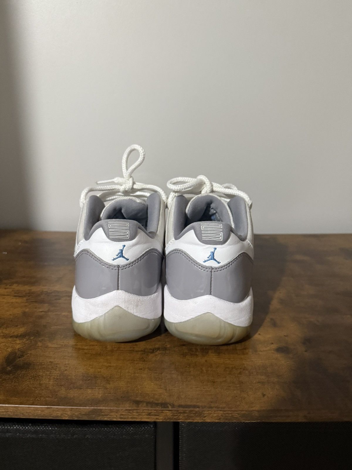Jordan Brand × Nike Jordan 11 Low Size US 9 / EU 42 - 3 Thumbnail