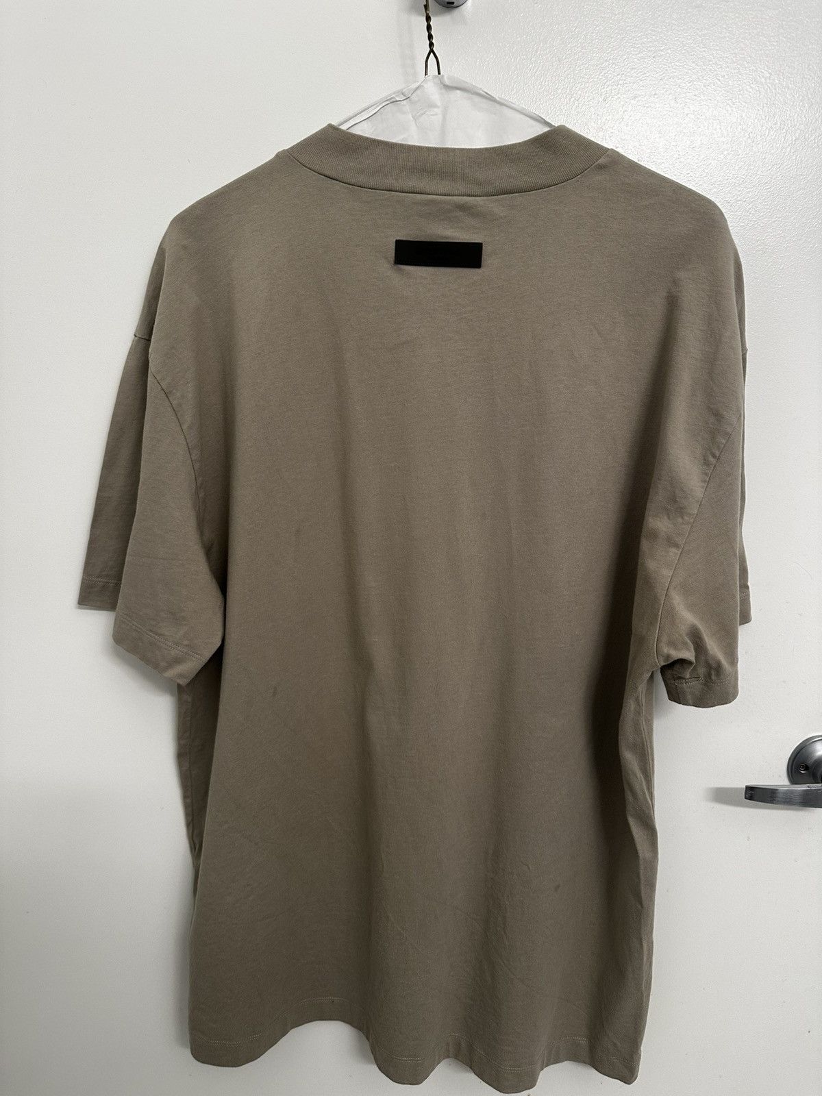 Essentials Fear of God Essentials Tee Smoke Size US XL / EU 56 / 4 - 2 Thumbnail