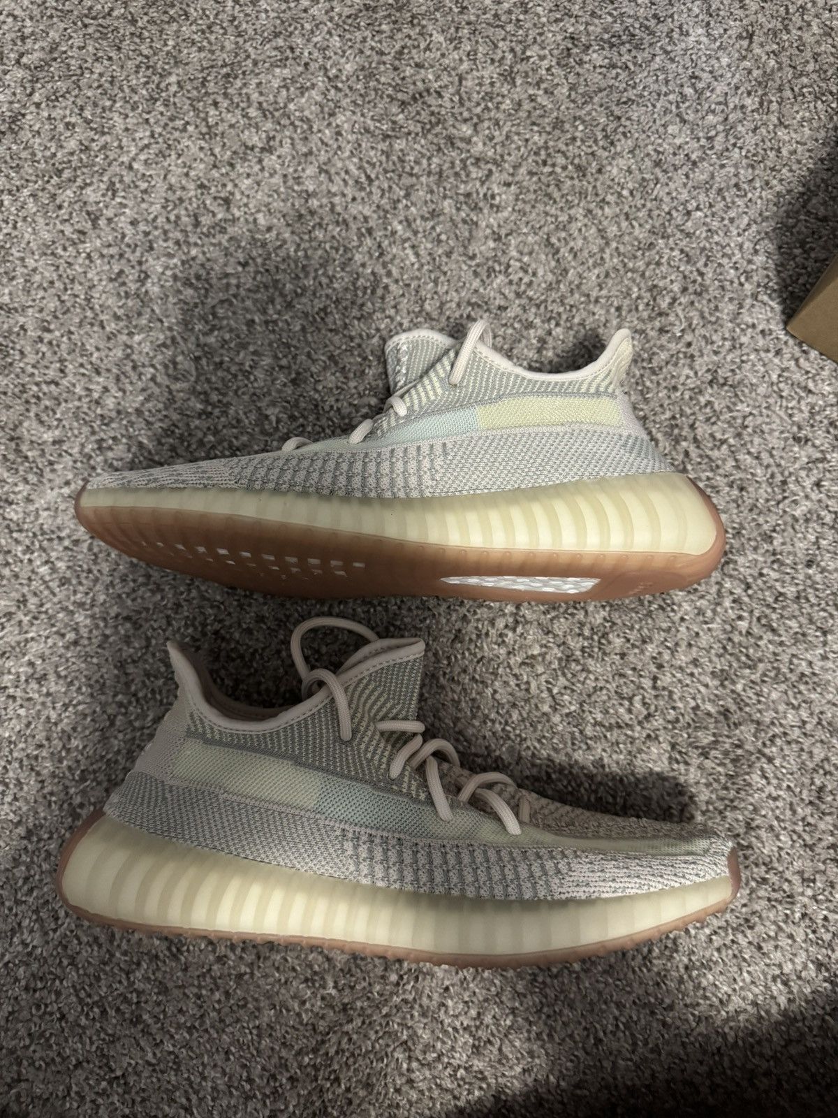Yeezy Adidas Yeezy Boost 350 V2 “Citrin” Non Reflective Size US 9.5 / EU 42-43 - 4 Thumbnail