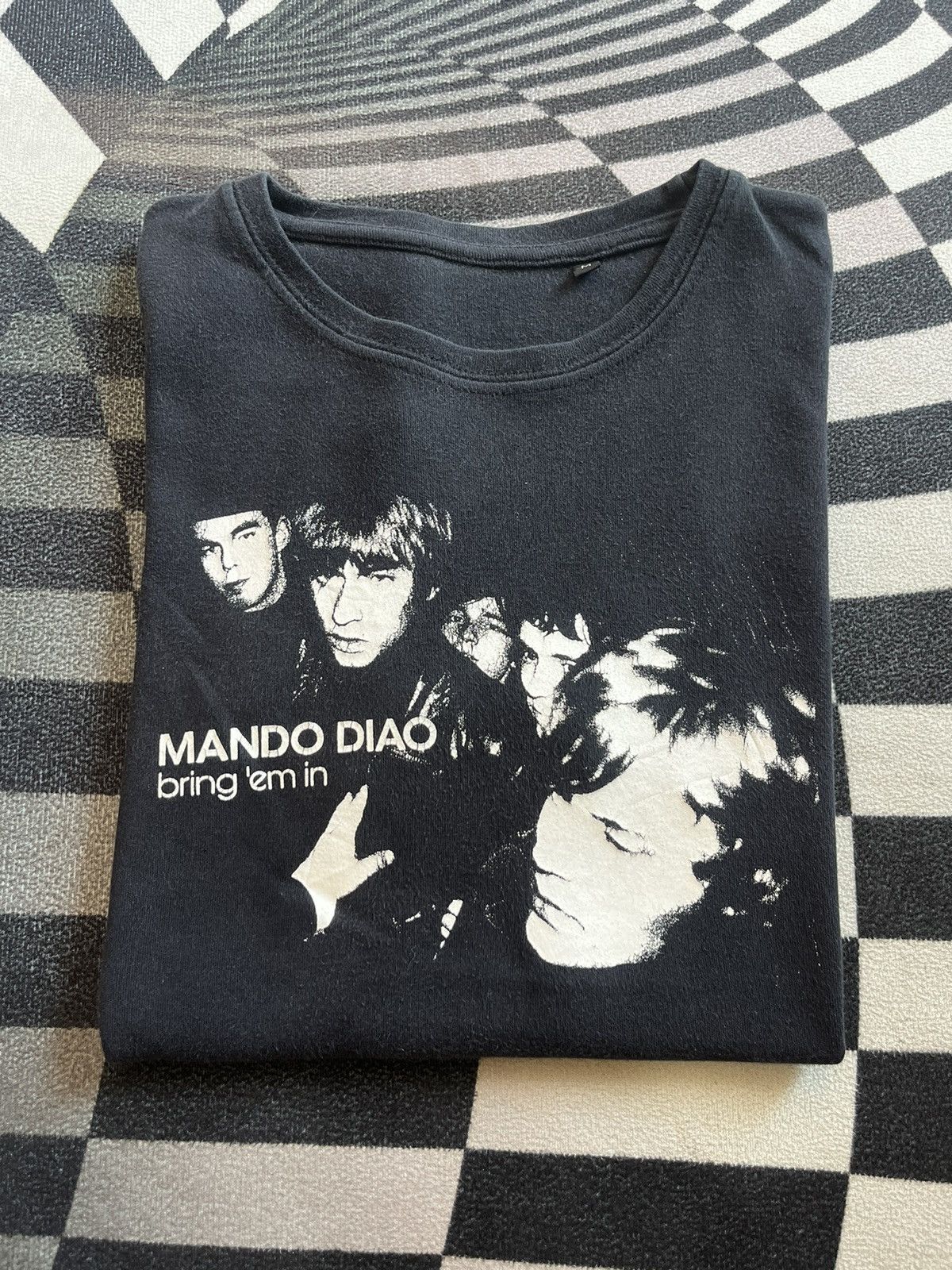 Band Tees Vintage MANDO DIAO bring ‘em in Sweden Band 00’s Tshirt Size US M / EU 48-50 / 2 - 1 Thumbnail