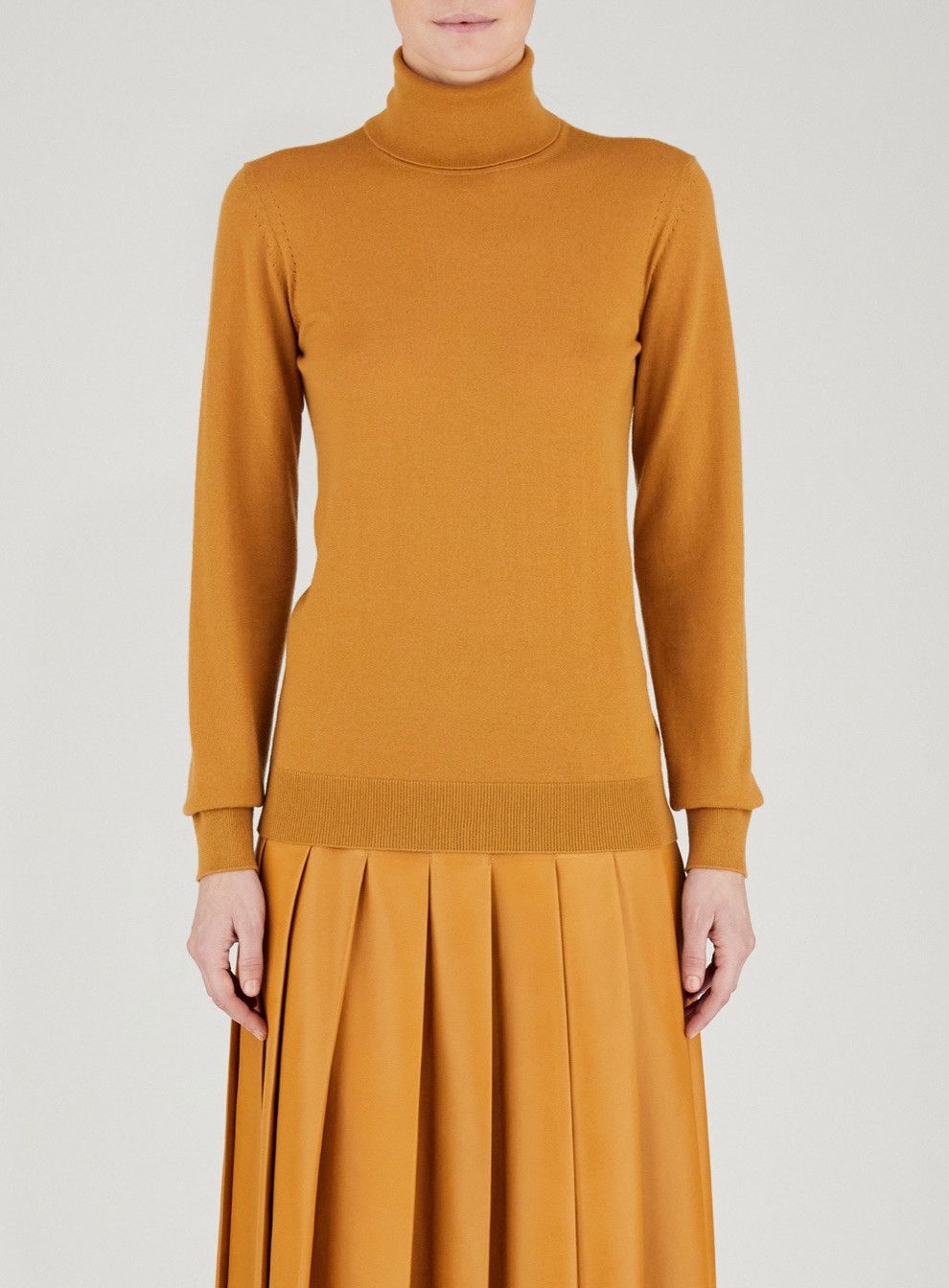 Loro Piana o1srvl11e0125 Piuma Turtleneck Sweater in Mustard Yellow Size M / US 6-8 / IT 42-44 - 1 Preview
