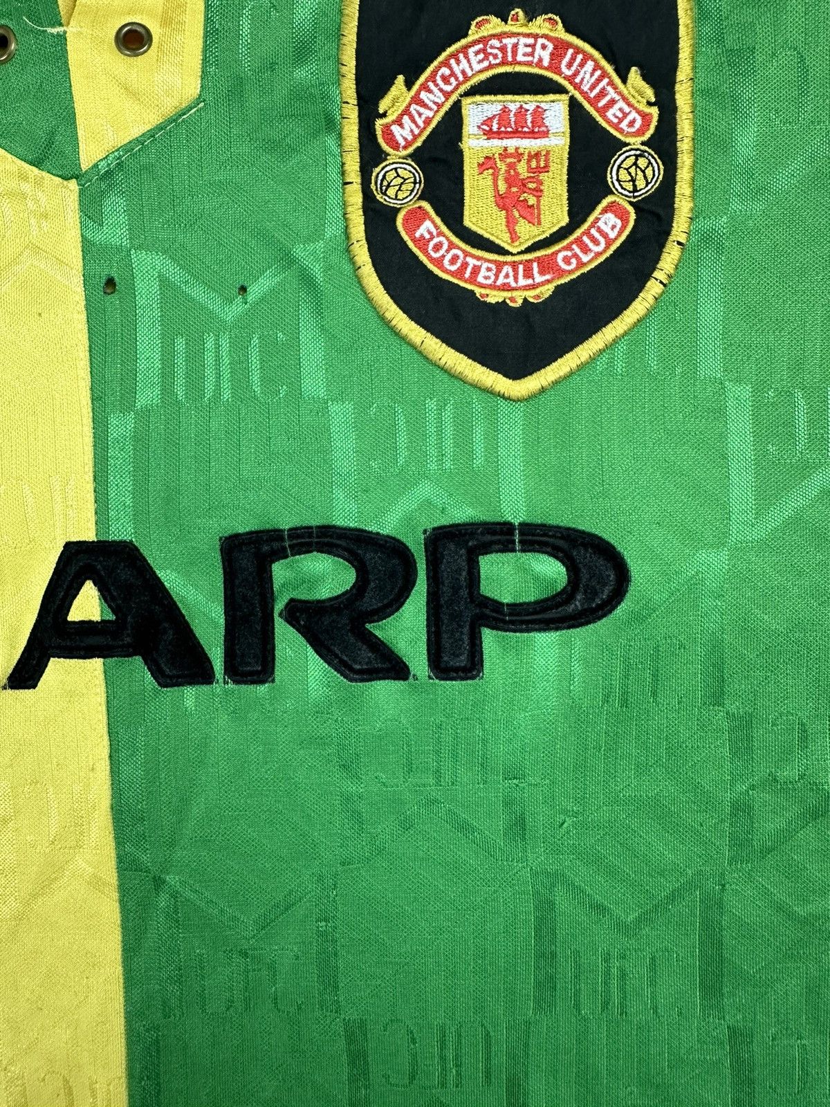 Umbro Umbro Manchester United FC 1992/94Away Soccer Jersey Size US M / EU 48-50 / 2 - 12 Thumbnail