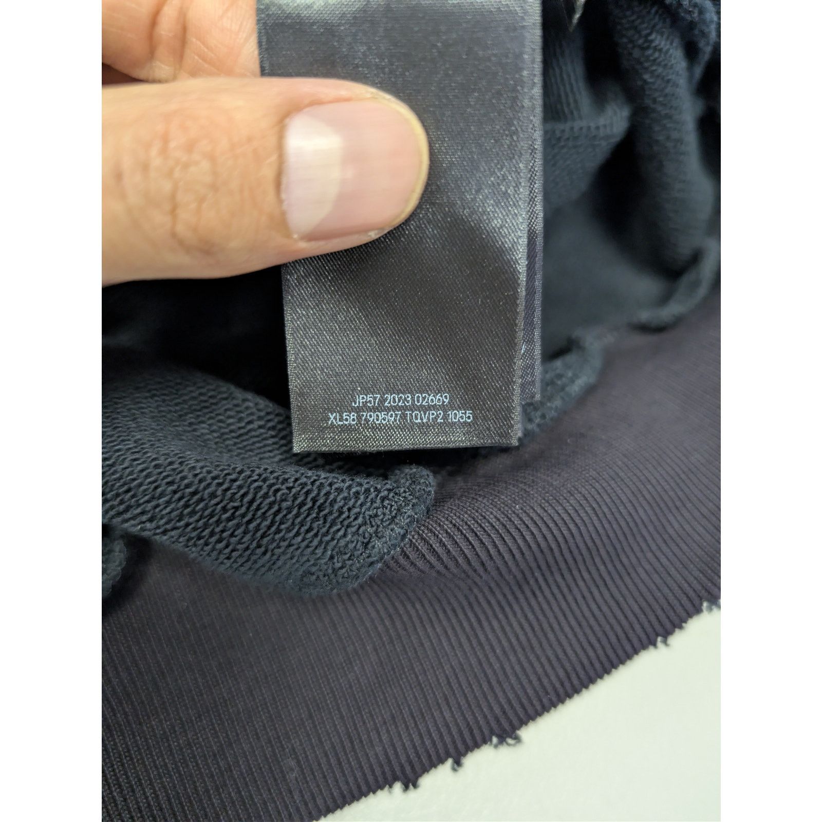 Balenciaga o1rshd1 Pierced Round Hoodie in Washed Black Size US M / EU 48-50 / 2 - 18 Thumbnail