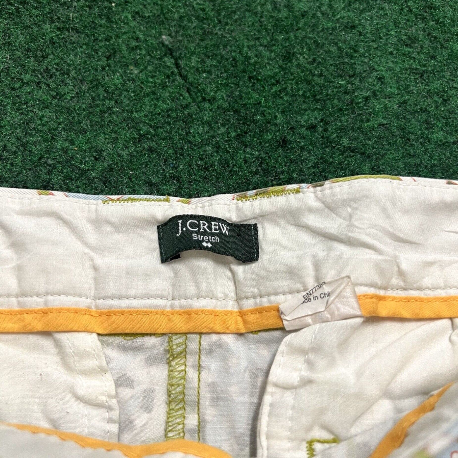 J.Crew J. Crew Chino Shorts Green Paisley Print Size 8 Summer Outdoors Walking Size 30" / US 8 / IT 44 - 3 Thumbnail