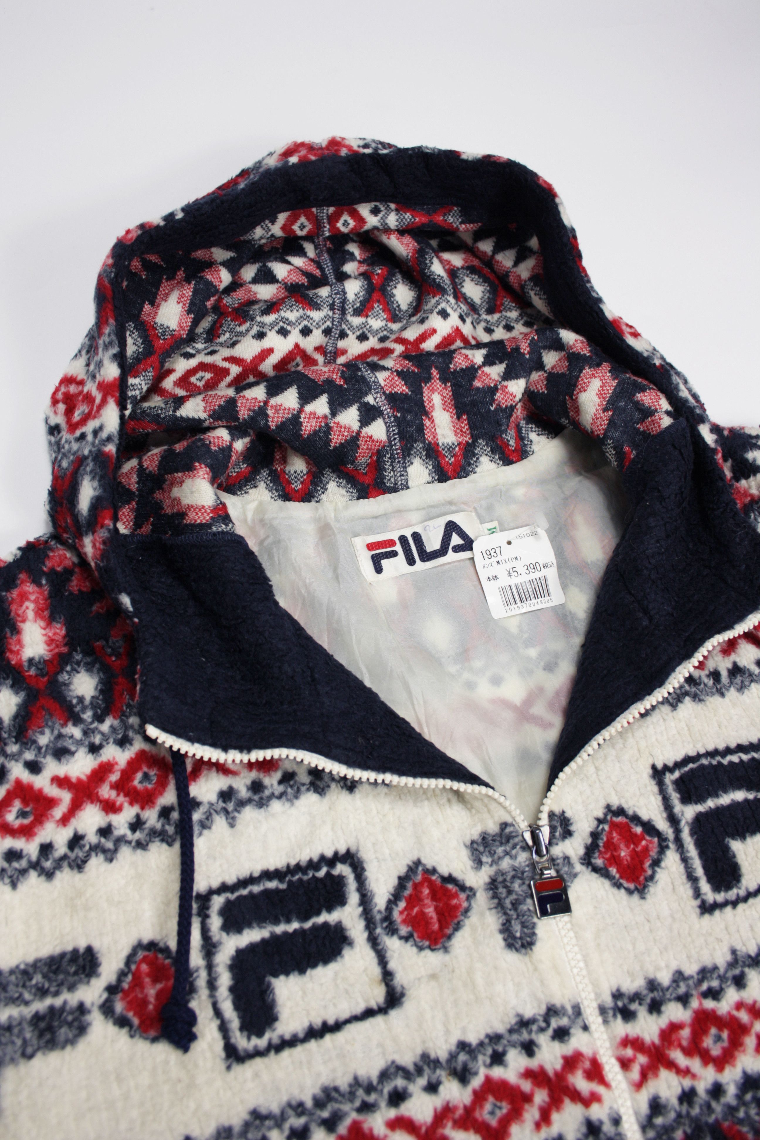 Fila × Japanese Brand × Vintage Fila 90s Vintage Printed Fleece Windbreaker Hooded Jacket Size US M / EU 48-50 / 2 - 5 Thumbnail
