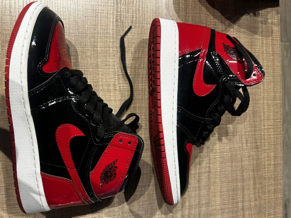 Jordan Brand × Nike Jordan 1 Retro High OG Patent bred Size US 5 / EU 37 - 12 Thumbnail