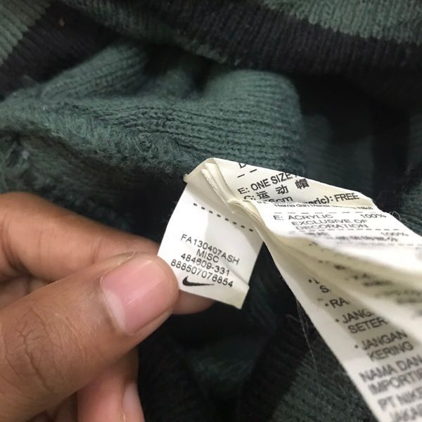 Nike Vintage Nike Stripe Beanie Hat Size ONE SIZE - 4 Thumbnail