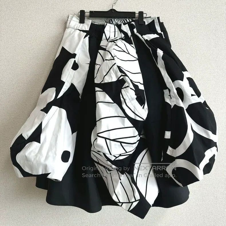 Comme des Garcons Comme Des Garcons size S Black and White Printed Puff Dres Size 23" - 1 Thumbnail