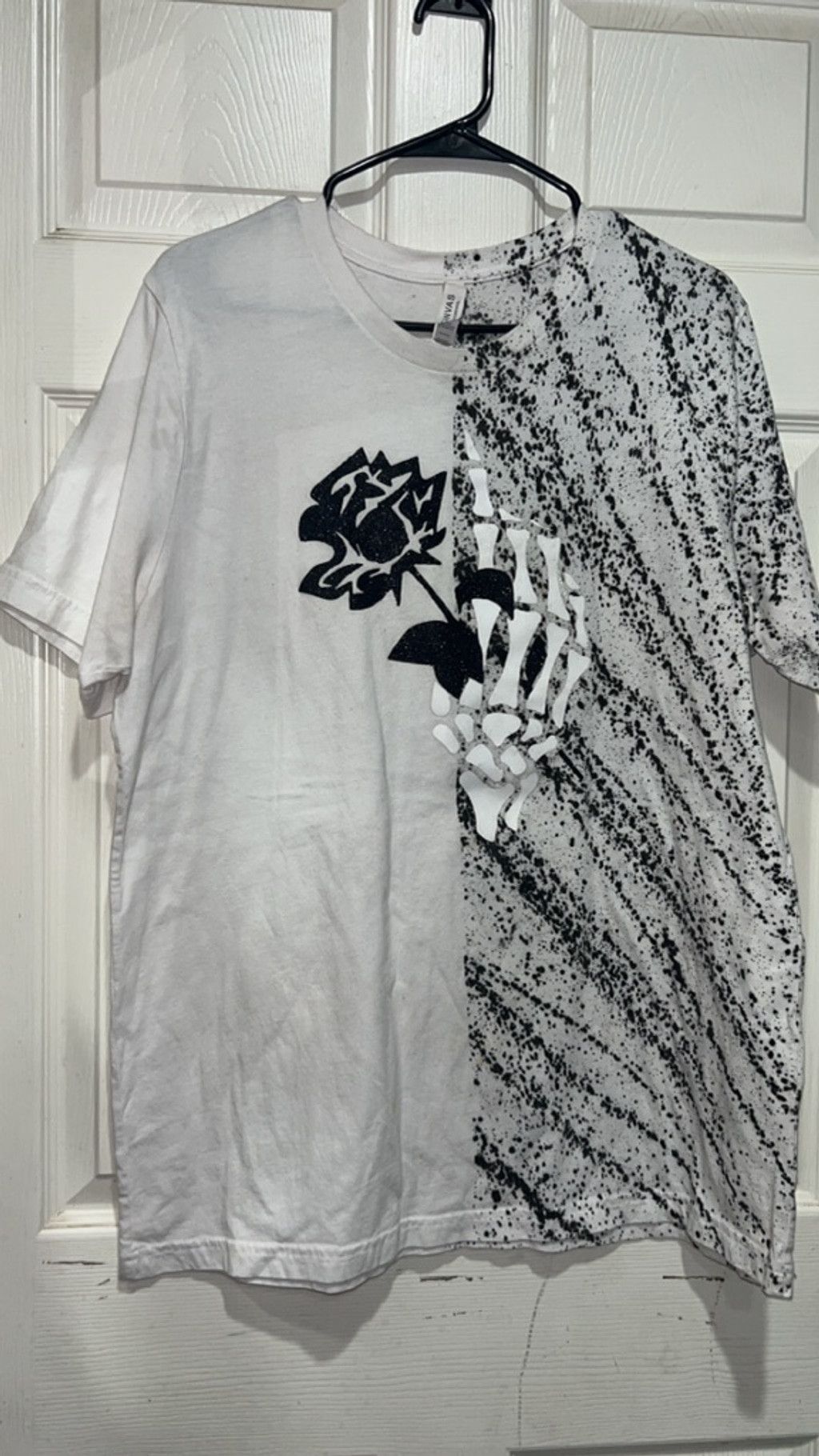 Other Women's Bella Canvas Short Sleeve Tee XL White Black Skeleto Size XL / US 12-14 / IT 48-50 - 1 Thumbnail