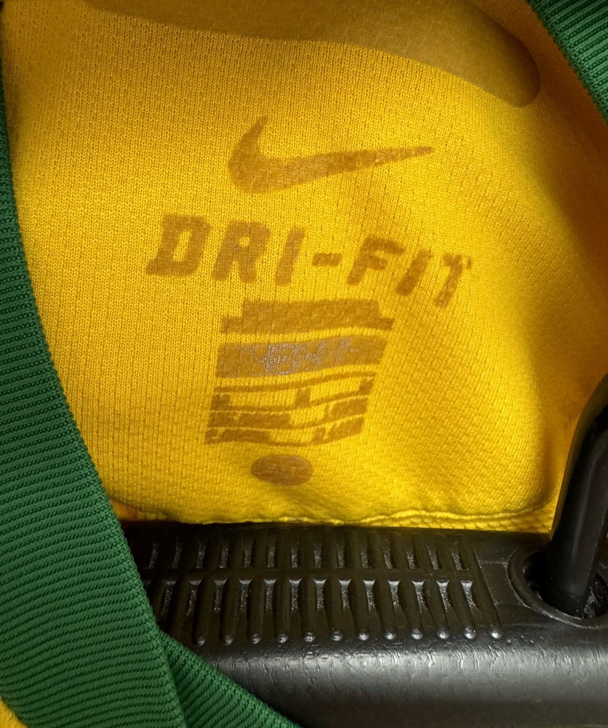 Nike Brasil Brazil nike soccer jersey M vintage 2010/11 Size US M / EU 48-50 / 2 - 8 Thumbnail