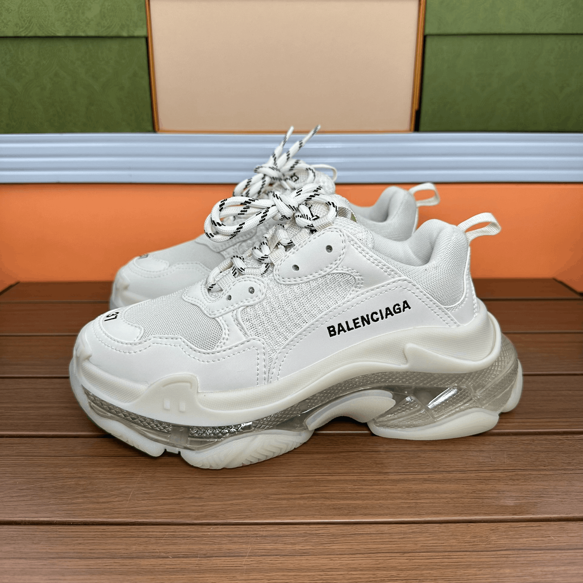 Balenciaga Balenciaga White Lowtop Sneakers it_37 Women Size US 7 / IT 37 - 1 Thumbnail