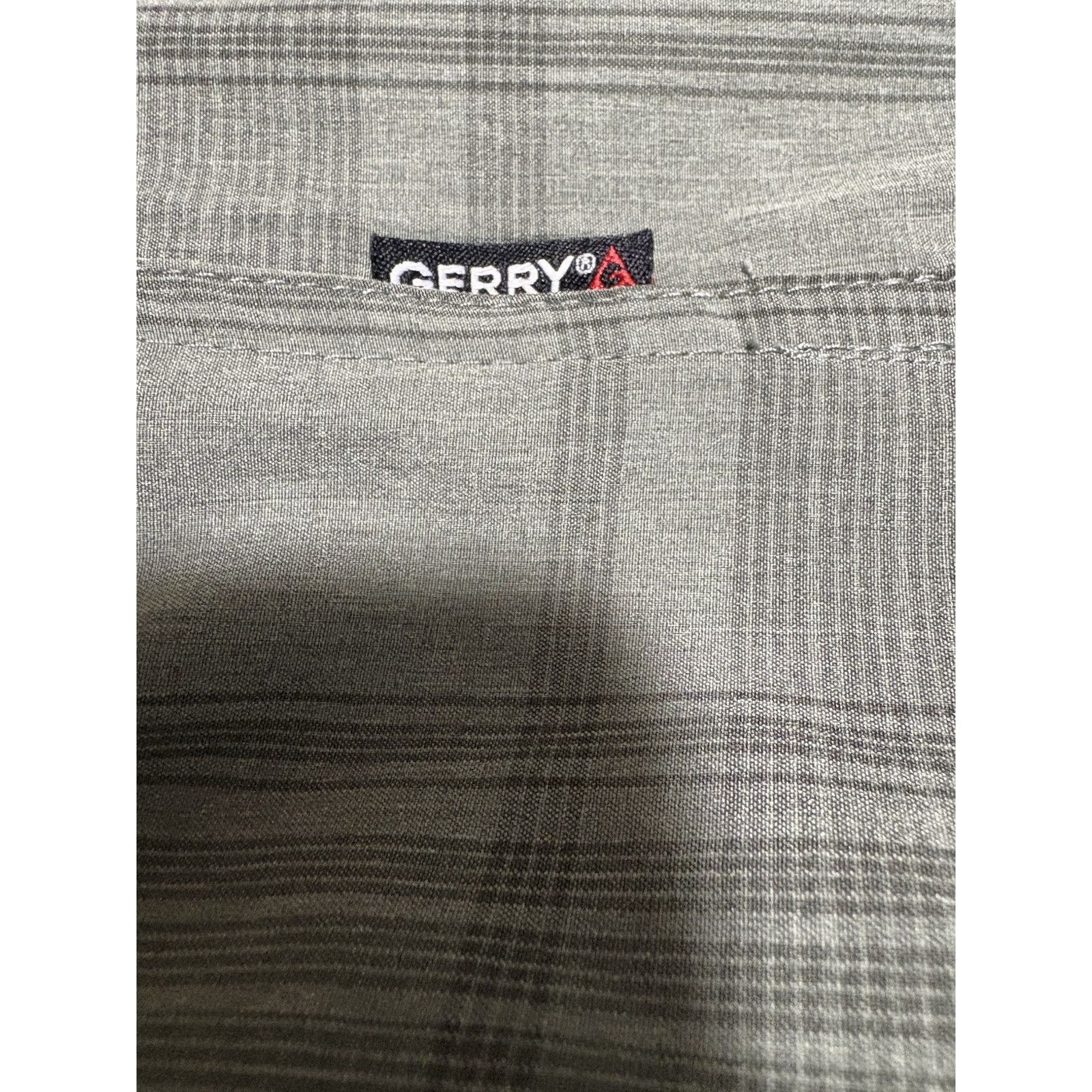 Other GERRY Shirt Adult Large Green Short Sleeve Tech Button Down Size US L / EU 52-54 / 3 - 6 Thumbnail