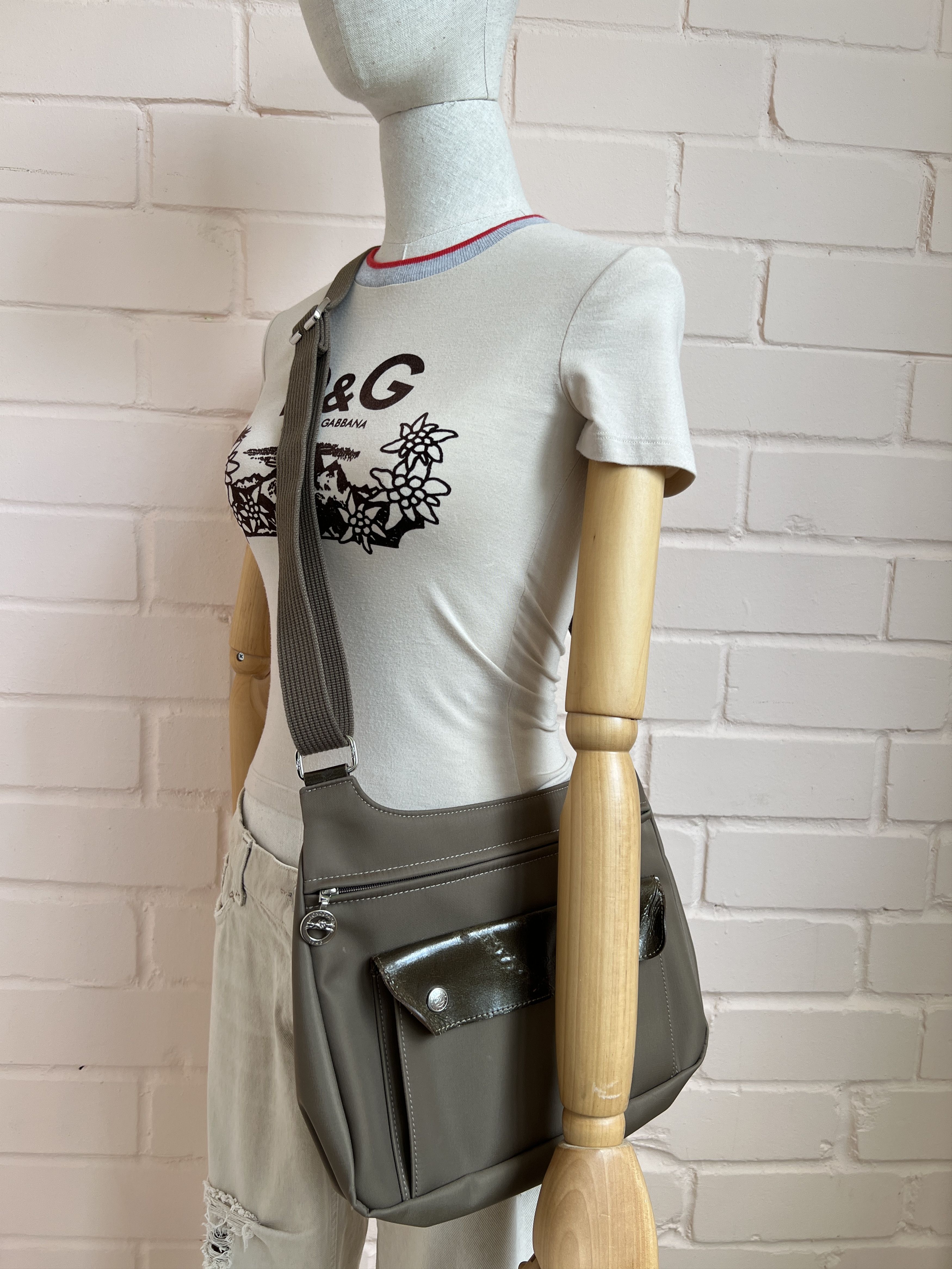 Longchamp × Vintage Vintage Longchamp Khaki Green Nylon Crossbody Bag Size ONE SIZE - 2 Thumbnail