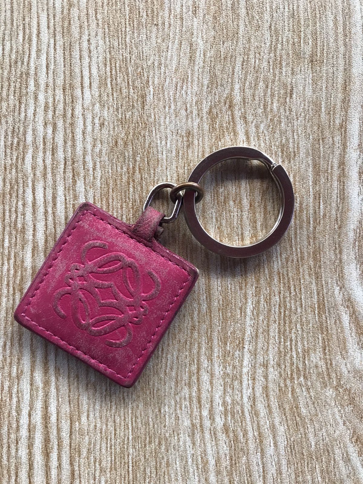 Loewe LOEWE Leather Anagram Keyring Charm Red Size ONE SIZE - 2 Thumbnail