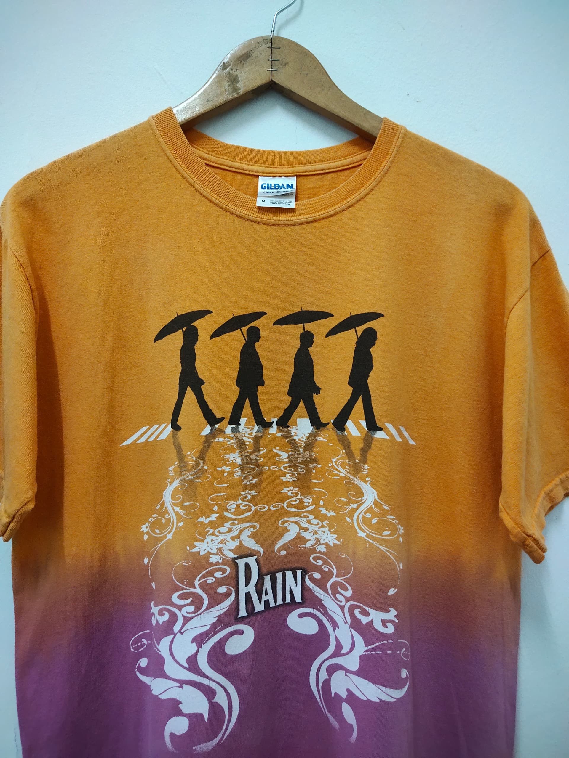 Band Tees Vintage The Beatles RAIN tie dye t shirt rare Size US M / EU 48-50 / 2 - 4 Thumbnail