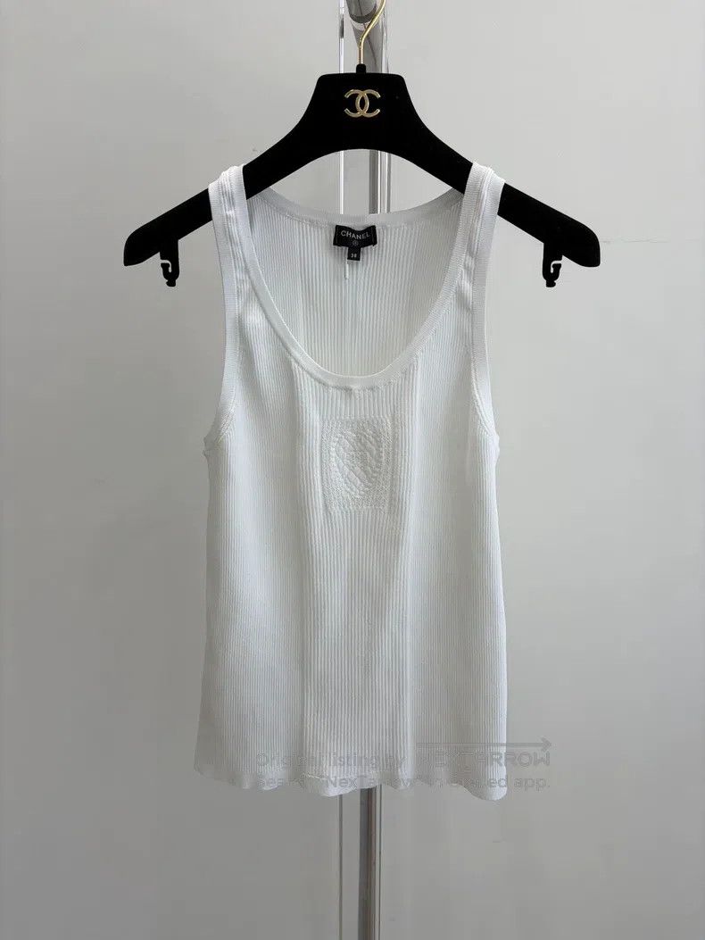 Chanel Chanel White love knitted suspender vest Size XS / US 0-2 / IT 36-38 - 1 Thumbnail