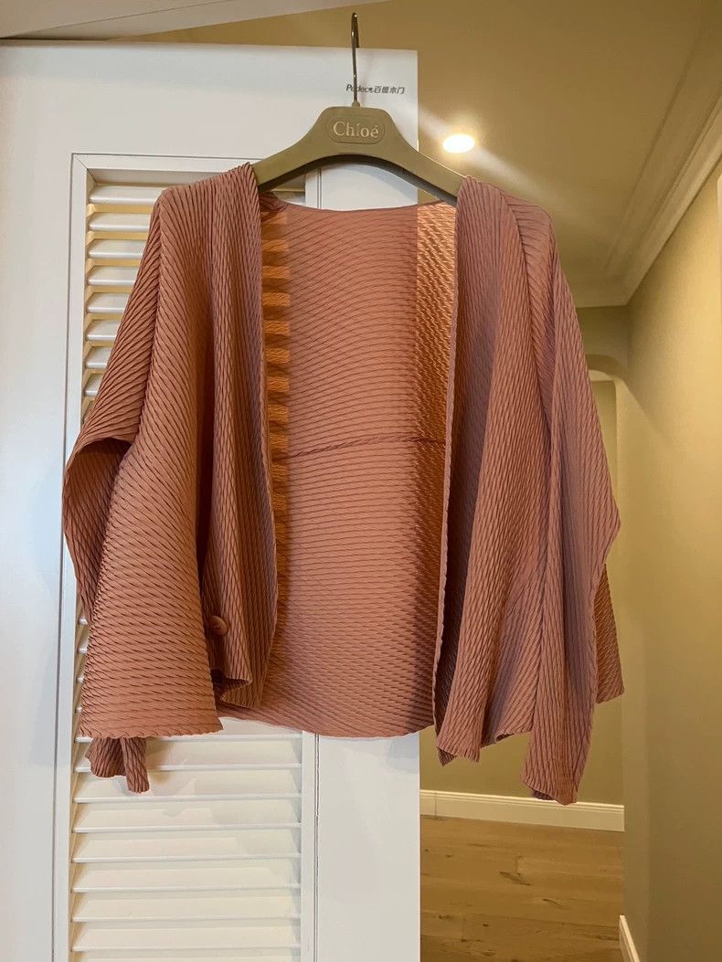 Issey Miyake Issey Miyake size:2 Brown pleated cardigan Size XS / US 0-2 / IT 36-38 - 1 Thumbnail
